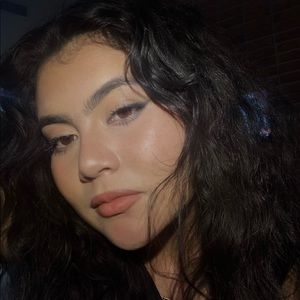 Meet your Posher, Pamela